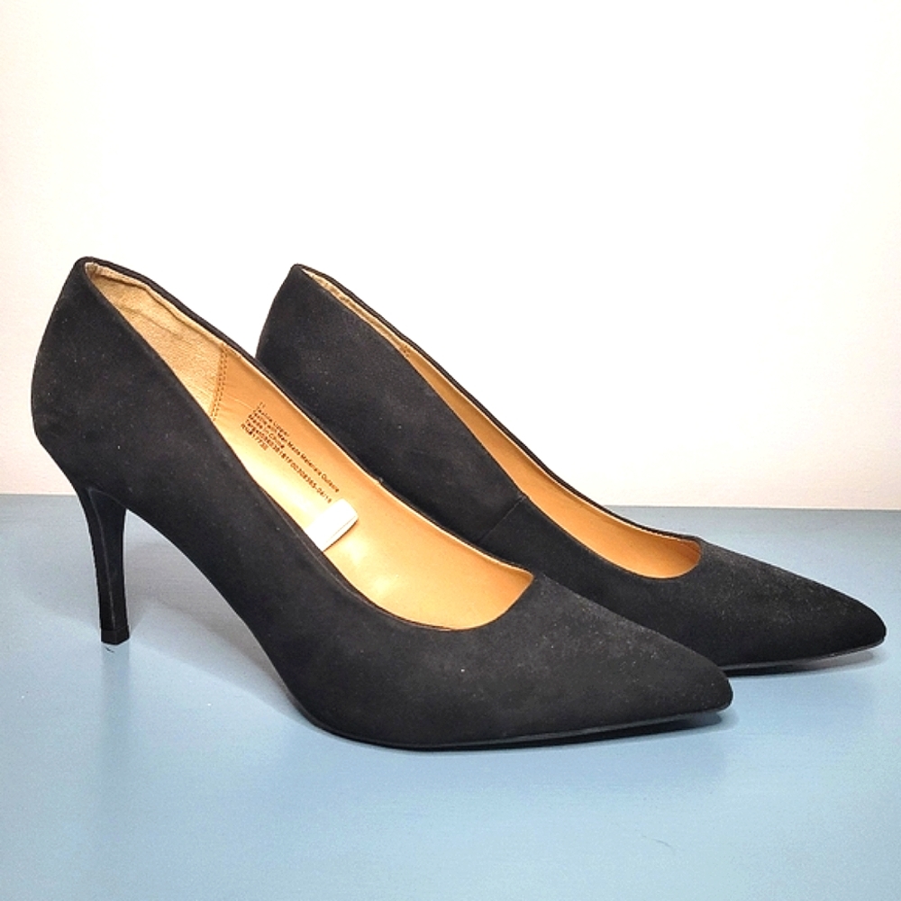 A New Day Black Heels NWOT
